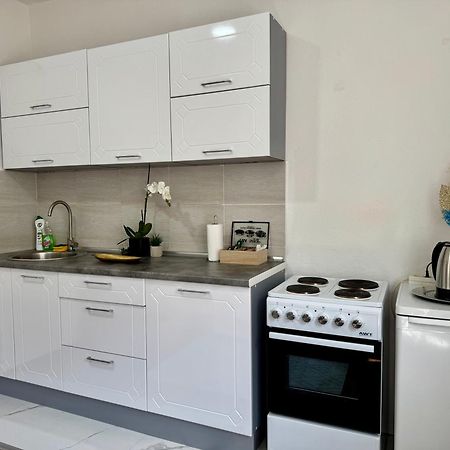 Apartman Nar โมสตาร์ ภายนอก รูปภาพ